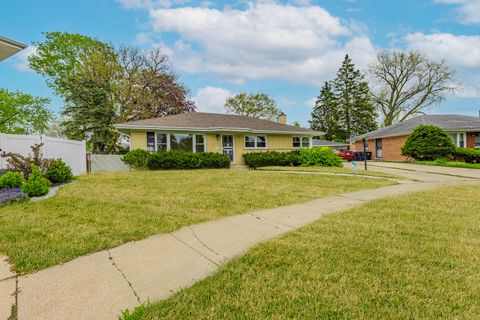 Tiny photo for 960 E 167th Street, South Holland, IL 60473 (MLS # 12633669)