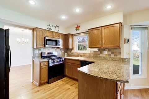 Tiny photo for 1422 Madison Road, Buffalo Grove, IL 60089 (MLS # 12612329)