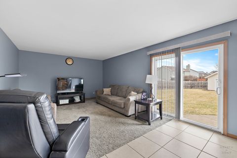 Tiny photo for 1278 Regent Drive, Mundelein, IL 60060 (MLS # 12592157)