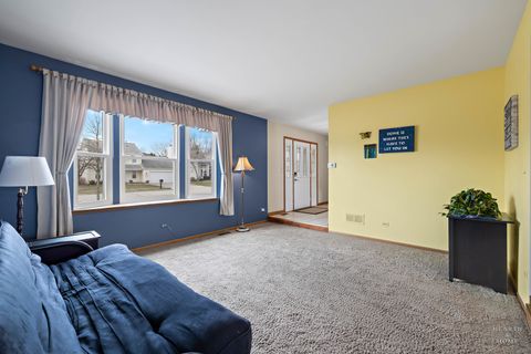 Tiny photo for 1278 Regent Drive, Mundelein, IL 60060 (MLS # 12592157)