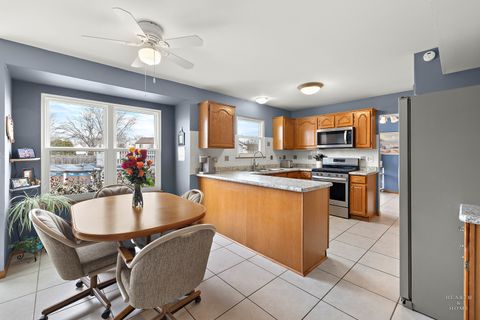 Tiny photo for 1278 Regent Drive, Mundelein, IL 60060 (MLS # 12592157)