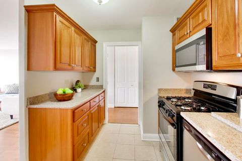 Tiny photo for 2800 N Lake Shore Drive #414, Chicago, IL 60657 (MLS # 12604424)