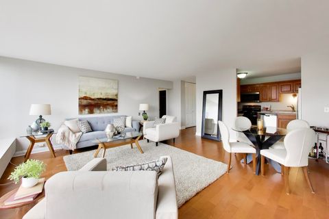 Tiny photo for 2800 N Lake Shore Drive #414, Chicago, IL 60657 (MLS # 12604424)