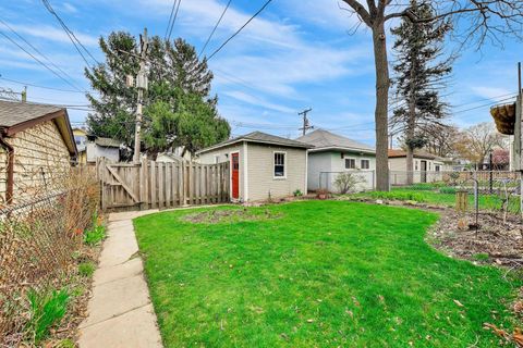 Tiny photo for 512 S Grove Avenue, Oak Park, IL 60304 (MLS # 12610098)