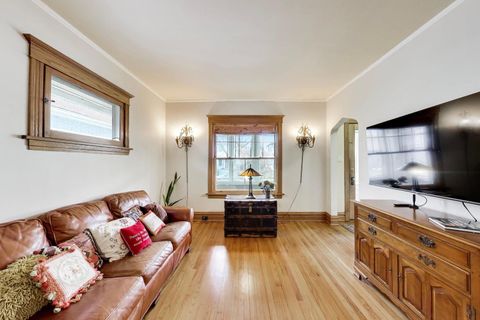 Tiny photo for 512 S Grove Avenue, Oak Park, IL 60304 (MLS # 12610098)