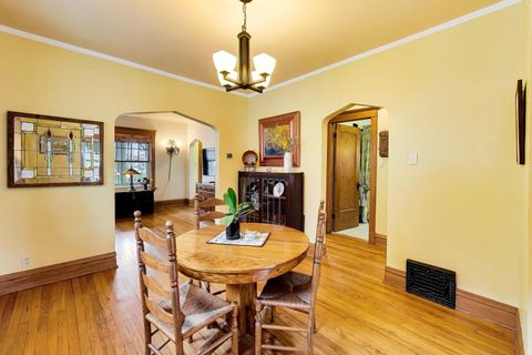 Tiny photo for 512 S Grove Avenue, Oak Park, IL 60304 (MLS # 12610098)