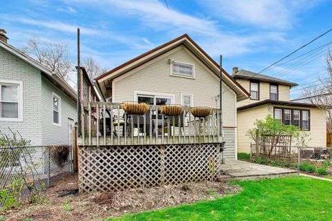 Tiny photo for 512 S Grove Avenue, Oak Park, IL 60304 (MLS # 12610098)