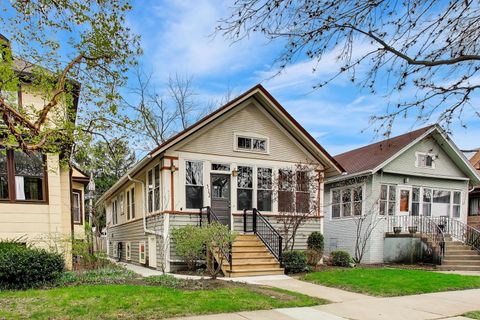 Tiny photo for 512 S Grove Avenue, Oak Park, IL 60304 (MLS # 12610098)