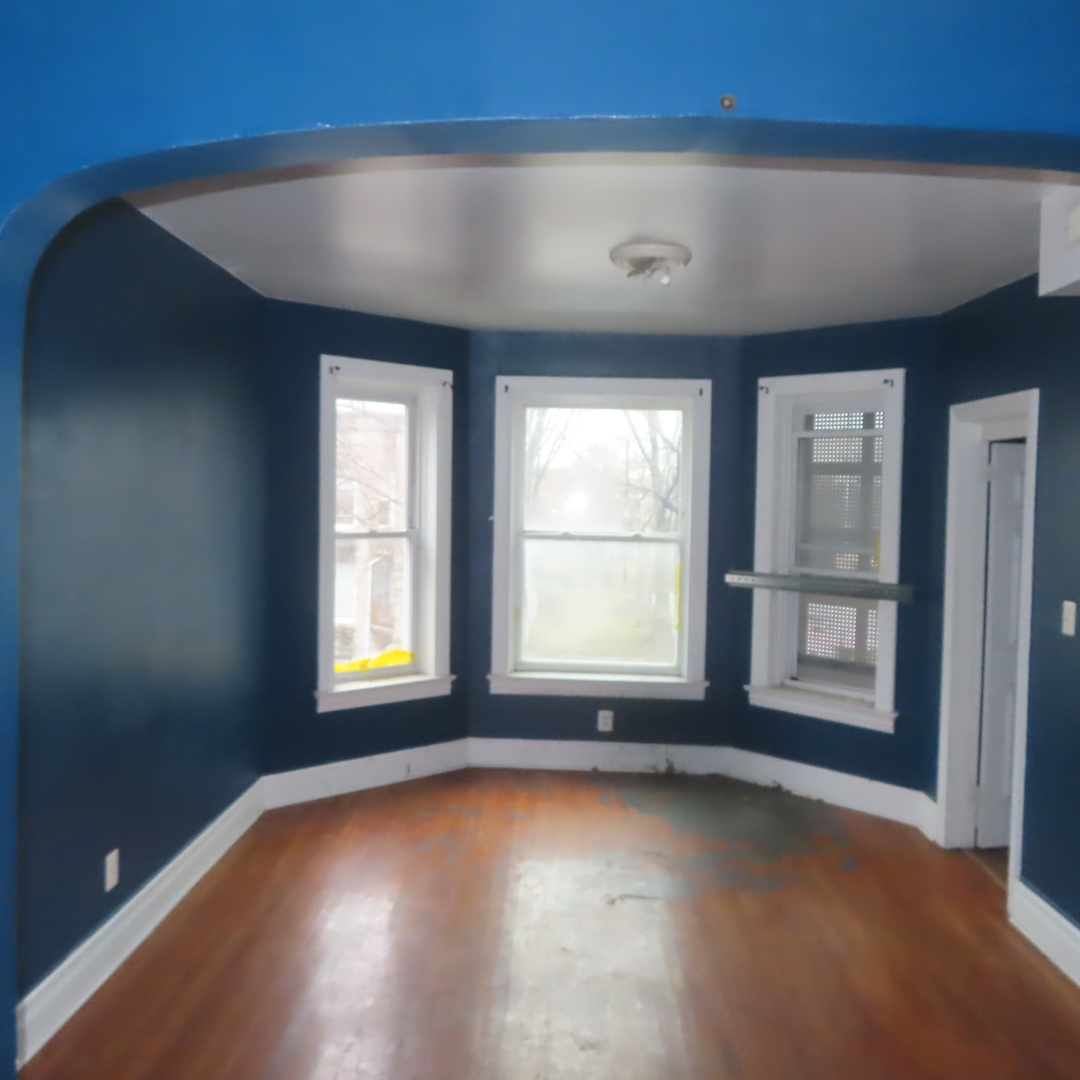 5607 S Emerald Avenue