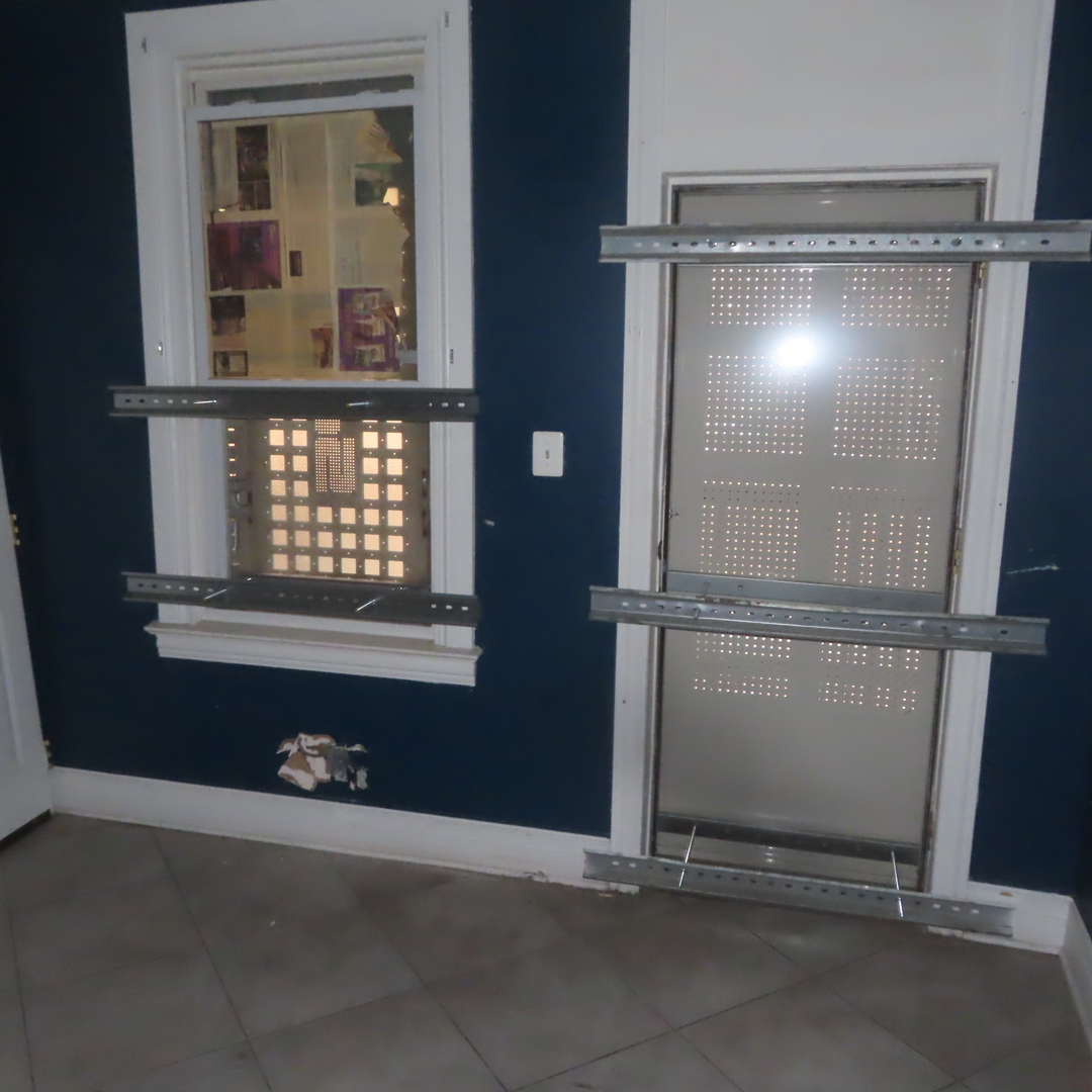 5607 S Emerald Avenue