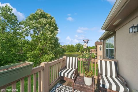 Tiny photo for 1952 Crenshaw Circle #1952, Vernon Hills, IL 60061 (MLS # 12346546)