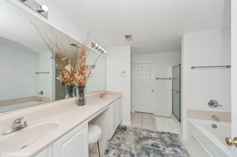 Tiny photo for 1952 Crenshaw Circle #1952, Vernon Hills, IL 60061 (MLS # 12346546)