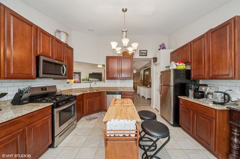 Tiny photo for 1952 Crenshaw Circle #1952, Vernon Hills, IL 60061 (MLS # 12346546)