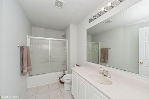 Tiny photo for 1952 Crenshaw Circle #1952, Vernon Hills, IL 60061 (MLS # 12346546)
