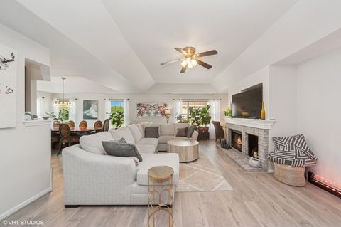 Tiny photo for 1952 Crenshaw Circle #1952, Vernon Hills, IL 60061 (MLS # 12346546)