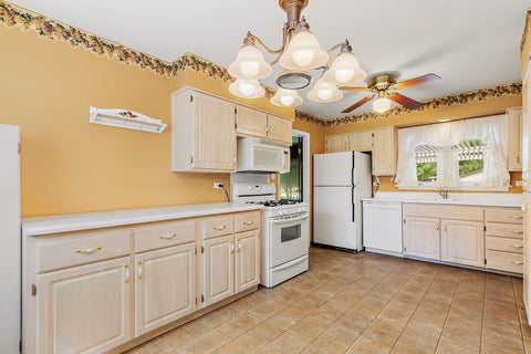 Tiny photo for 435 Kingman Lane, Hoffman Estates, IL 60169 (MLS # 12753693)