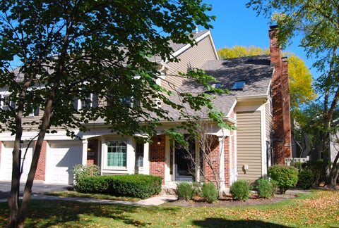 Photo of 1951 N CHARTER POINT Drive, Arlington Heights, IL 60004 (MLS # 12789258)