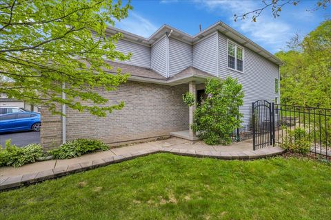 Tiny photo for 911 Fawn Ridge Court #B, Yorkville, IL 60560 (MLS # 12358823)