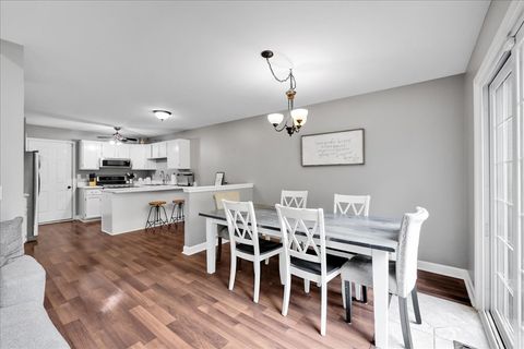 Tiny photo for 911 Fawn Ridge Court #B, Yorkville, IL 60560 (MLS # 12358823)