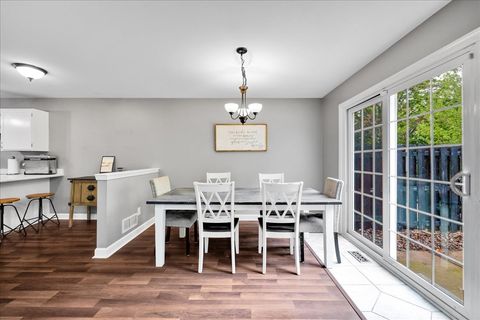 Tiny photo for 911 Fawn Ridge Court #B, Yorkville, IL 60560 (MLS # 12358823)