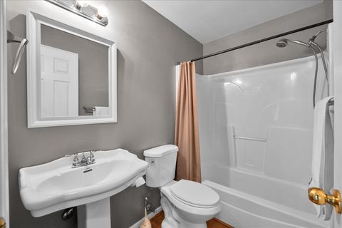 Tiny photo for 911 Fawn Ridge Court #B, Yorkville, IL 60560 (MLS # 12358823)