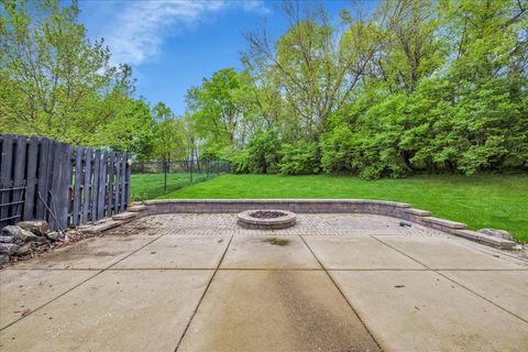 Tiny photo for 911 Fawn Ridge Court #B, Yorkville, IL 60560 (MLS # 12358823)