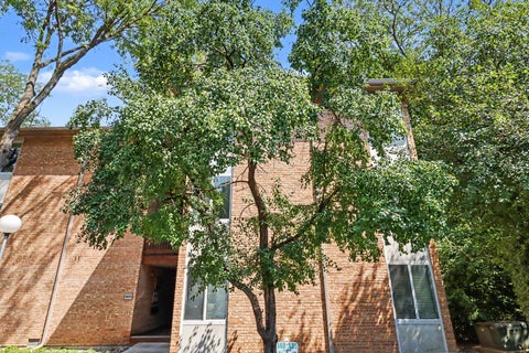 Tiny photo for 5809 Oakwood Drive #D, Lisle, IL 60532 (MLS # 12750586)