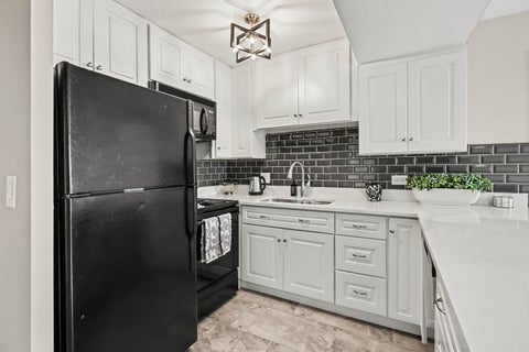 Tiny photo for 5809 Oakwood Drive #D, Lisle, IL 60532 (MLS # 12750586)