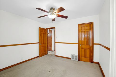 Tiny photo for 10922 S AVENUE B, Chicago, IL 60617 (MLS # 12490848)
