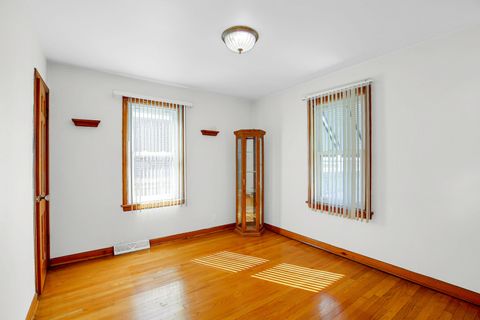 Tiny photo for 10922 S AVENUE B, Chicago, IL 60617 (MLS # 12490848)