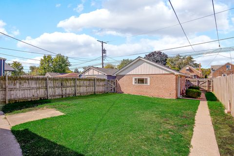Tiny photo for 10922 S AVENUE B, Chicago, IL 60617 (MLS # 12490848)