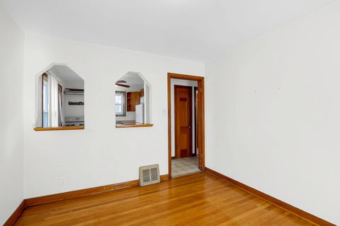 Tiny photo for 10922 S AVENUE B, Chicago, IL 60617 (MLS # 12490848)