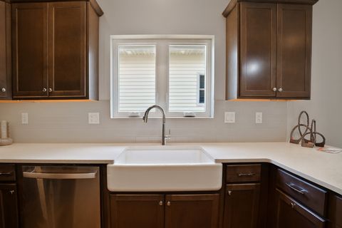 Tiny photo for 1668 Olde Brandy Lane, Davenport, IA 52807 (MLS # 12549519)