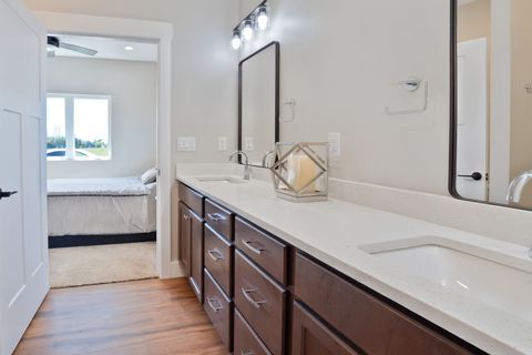 Tiny photo for 1668 Olde Brandy Lane, Davenport, IA 52807 (MLS # 12549519)