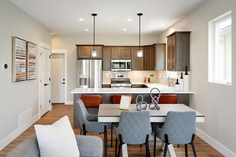 Tiny photo for 1668 Olde Brandy Lane, Davenport, IA 52807 (MLS # 12549519)