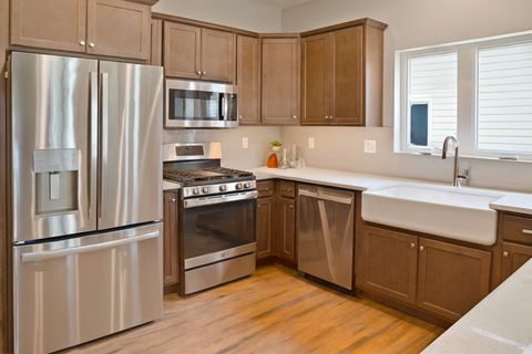 Tiny photo for 1668 Olde Brandy Lane, Davenport, IA 52807 (MLS # 12549519)