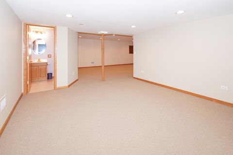 Tiny photo for 49 S Walnut Drive, North Aurora, IL 60542 (MLS # 12678108)