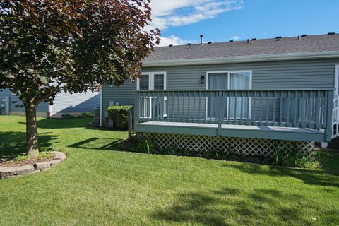 Tiny photo for 49 S Walnut Drive, North Aurora, IL 60542 (MLS # 12678108)