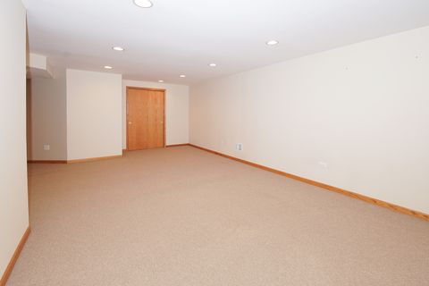 Tiny photo for 49 S Walnut Drive, North Aurora, IL 60542 (MLS # 12678108)