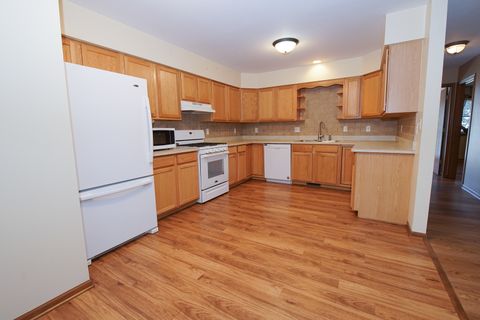 Tiny photo for 49 S Walnut Drive, North Aurora, IL 60542 (MLS # 12678108)