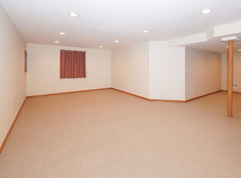 Tiny photo for 49 S Walnut Drive, North Aurora, IL 60542 (MLS # 12678108)