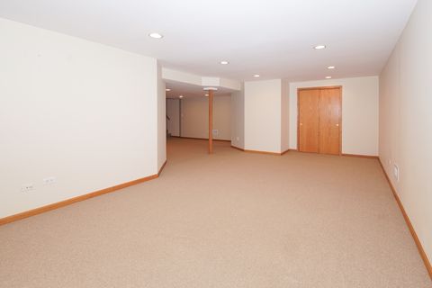 Tiny photo for 49 S Walnut Drive, North Aurora, IL 60542 (MLS # 12678108)
