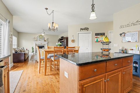 Tiny photo for 911 E Butterfield Circle, Shorewood, IL 60404 (MLS # 12613963)