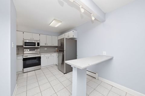 Tiny photo for 483 N Larch Avenue #204W, Elmhurst, IL 60126 (MLS # 12595822)