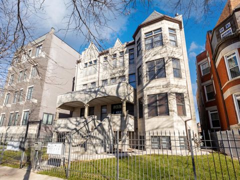 Tiny photo for 4105 S Drexel Boulevard #1SR, Chicago, IL 60653 (MLS # 12635037)