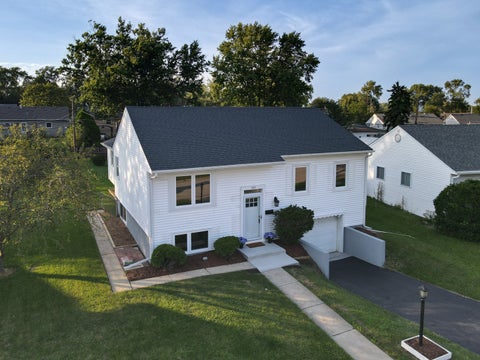 Photo of 424 Mark Avenue, Glendale Heights, IL 60139 (MLS # 12761432)