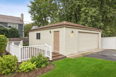 Tiny photo for 628 N Hickory Avenue, Arlington Heights, IL 60004 (MLS # 12751744)