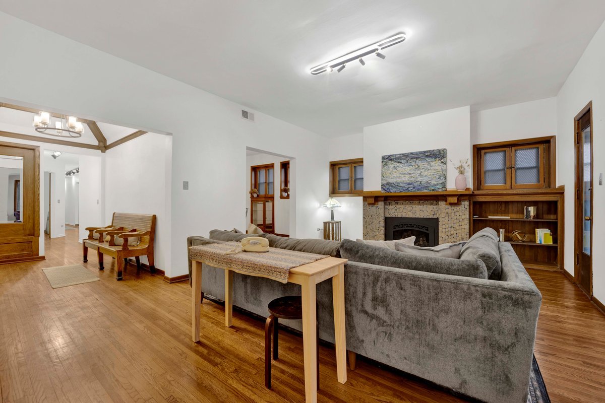 714 W Sheridan Road 1E