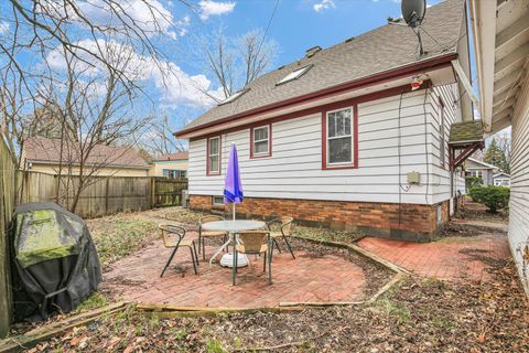 Tiny photo for 722 S Lynn Street, Champaign, IL 61820 (MLS # 12475733)