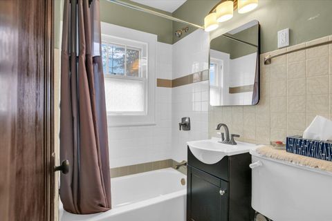 Tiny photo for 722 S Lynn Street, Champaign, IL 61820 (MLS # 12475733)